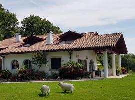 Maison d hotes Lapitxuri，位于阿尔康盖阿坎盖高尔夫球场附近的酒店