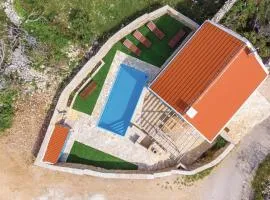 Mala Villa- private heated pool