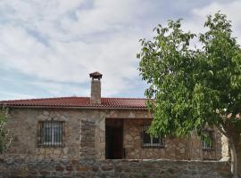 EL MIRADOR DEL CORNEJA，位于Mesegar de Corneja的酒店