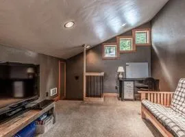 3 Bed 3 Bath Vacation home in Schweitzer Mountain