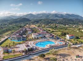 Almyros Beach，位于阿查拉维的酒店
