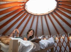 The Yurts at Margo's Garden, Kiroro，位于赤井川的酒店