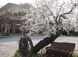 Hotel Ristorante Saint Louis，位于Collepietra的酒店