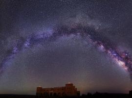 Stargazing Hotel SaharaSky，位于Tamegroute的酒店