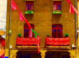 CASA RURAL PIEDRAHÍTA ( ART DÉCO )，位于佩德拉希塔的酒店