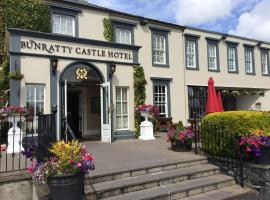 Bunratty Castle Hotel, BW Signature Collection，位于本拉提的酒店