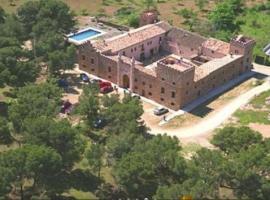 Castillo con piscina en plena Sierra Calderona，位于塞戈尔韦的公寓