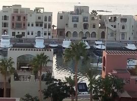 Sea View Apartment at Tala Bay Resort in Aqaba，位于亚喀巴Mīnā’ al Zuyūt附近的酒店