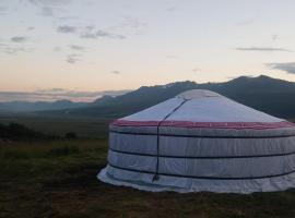 Iceland yurt，位于阿克雷里的豪华帐篷营地
