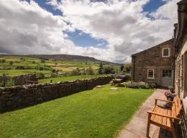 Crow Hall - Luxury Holiday Accommodation