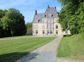 Chateau de la Lucazière，位于Mont-Saint-Jean的住宿加早餐旅馆