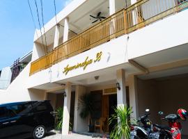 RedDoorz near Cipinang Indah Mall，位于雅加达的酒店