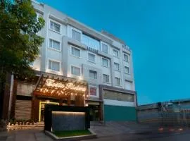 Costa Riviera Hotel