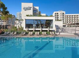 Hotel Paradiso Garden，位于帕尔马海滩梅嘉公园夜总会附近的酒店