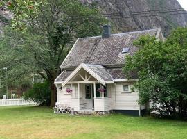 Aobrio Holidayhouse, old farmhouse close to Flåm，位于莱达尔绥里的度假短租房
