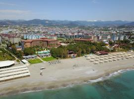 Club Turtas Beach - All Inclusive，位于科纳克勒的豪华型酒店