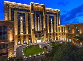 Ani Grand Hotel Yerevan，位于埃里温的酒店