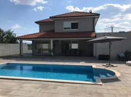 Villa Elezovic
