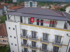 Hotel LEONITI，位于Istok的酒店