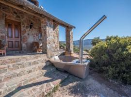 Fossil Hills，位于麦格雷戈的带热水浴缸的酒店