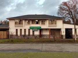 hotel plaza tucapel，位于Tucapel的酒店