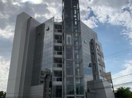 Verona Tower Hotel，位于迪维诺波利斯的酒店