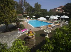 Loano Apartment Pool & Garden，位于洛阿诺的酒店