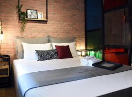 Q Luxury Rooms，位于塞萨洛尼基的海滩短租房