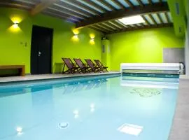 Gite Roche Des Ducs avec Piscine toute l'année, Spa, Sauna, Hammam