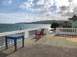 Callie's Beach House，位于波特莫尔的酒店