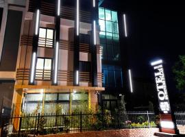 BUSINESSPALAS DELUXE，位于伊兹密特的酒店