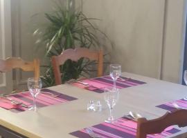 PONT D'ABENSE UHALTIA，位于Tardets-Sorholus的酒店