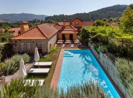 Casa do Eido - sustainable living & nature experiences Gerês，位于吉尔斯的酒店