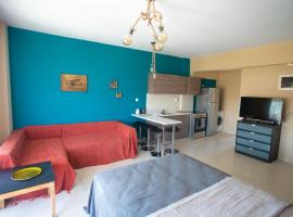 Joanna's studio (Rafina port)，位于拉斐那的酒店