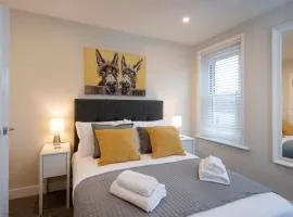 Flat D - Modern, top floor, 2 bedroom, 2 bathroom apartment in Central Southsea, Portsmouth