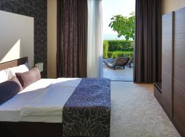 Hotel Beach Split，位于珀德垂那的酒店