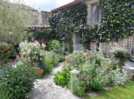 La Petite Maison，位于Laroque-Timbaut的住宿加早餐旅馆