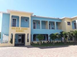 Golden Shore Resort Ltd，位于Montpelier的酒店