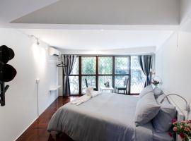 Home16 Sukhumvit16，位于曼谷的酒店