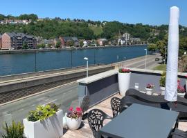 Meuse View，位于于伊的带停车场的酒店