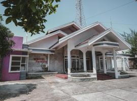 RedDoorz Syariah near RSUD Kolonel Abundjani Bangko，位于Bangko的住宿加早餐旅馆