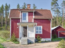 Nice Home In Bruzaholm With Kitchen，位于Bruzaholm的酒店