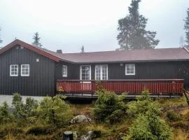 3 Bedroom Cozy Home In Sjusjøen