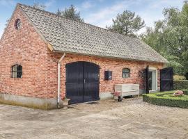 Amazing Home In Valkenswaard With 2 Bedrooms And Wifi，位于法尔肯斯瓦德的乡村别墅