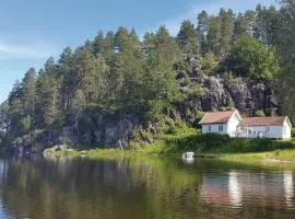 Amazing Home In Hornnes With Wifi