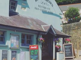 Rose and Crown Hotel & Hope and Anchor Bar，位于Goodwick的酒店