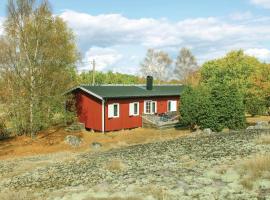 Cozy Home In Torhamn With Kitchen，位于Torhamn的酒店