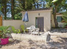 Gorgeous Home In Crillon Le Brave With Wifi，位于克里隆勒布拉沃的别墅
