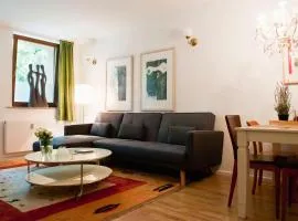 Beautiful Park Apartment for 4 Guests