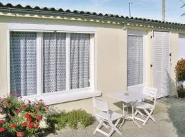 Amazing Home In Quettehou
